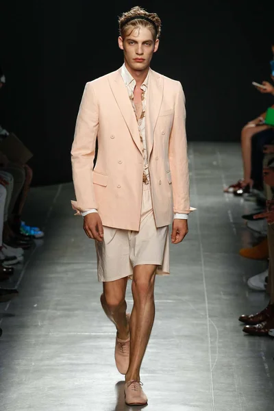 Look 21
